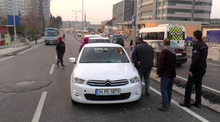 &Uuml;niversite &Ouml;ğrencisine Otomobil &Ccedil;arptı