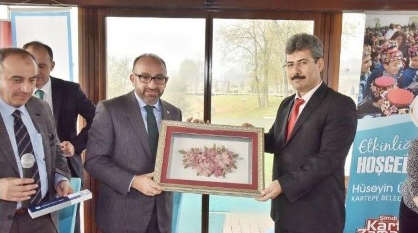 Kartepe&rsquo;de &Ouml;ğretmenler G&uuml;n&uuml; Kutlandı