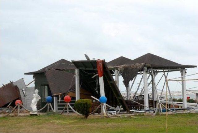 Hortum, Serik'te Restoranı Dağıttı