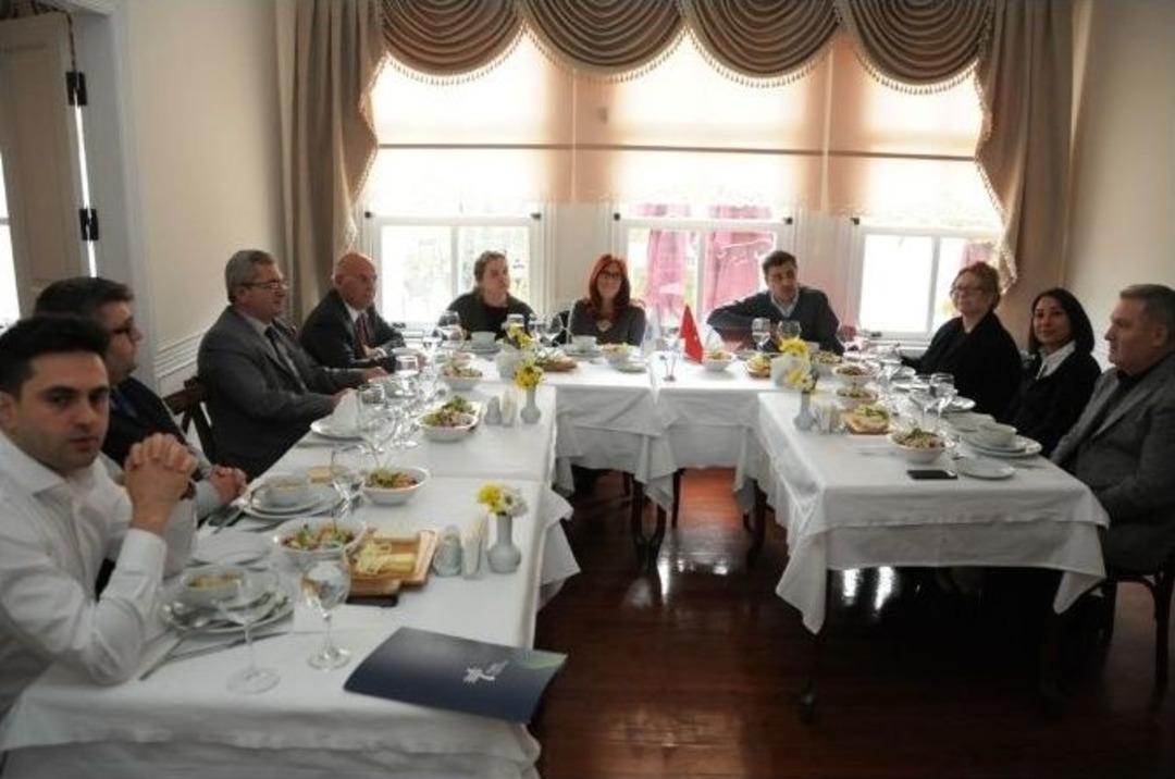 K&ouml;şe Yazarları Trakya&rsquo;nın Tanıtımı İ&ccedil;in Başkan Eşkinat İle Bir Araya Geldi