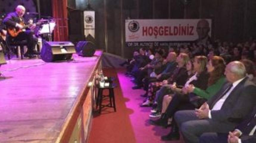 Kartal Belediyesinden &Ouml;ğretmenler G&uuml;n&uuml;&rsquo;ne &Ouml;zel &Ouml;zdemir Erdoğan Konseri