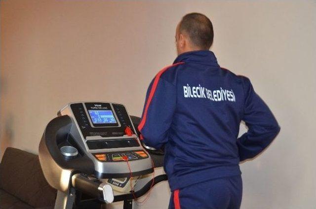 İtfaiye Erleri Yangınlara Her Gün Düzenli Spor Yaparak Hazırlanıyor