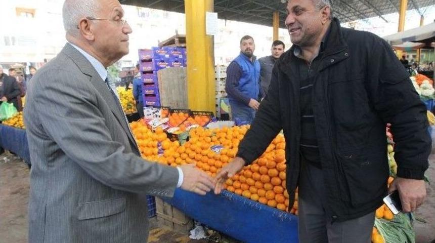 Yaşar, Şentepe Pazarı&rsquo;nda Alışveriş Yaptı