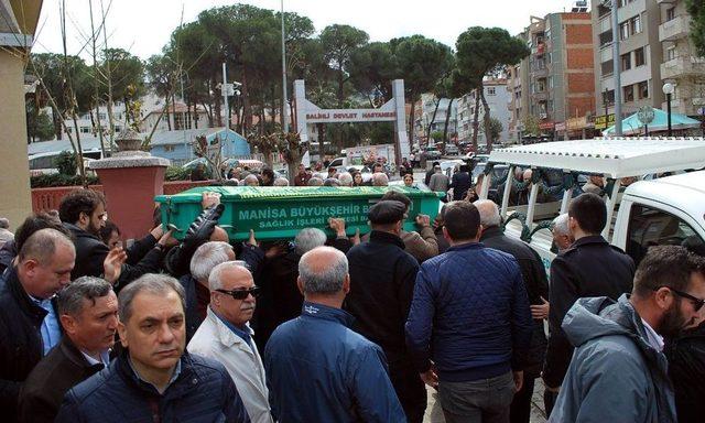 Gupse Özay’ın Amcası Salihli’de Son Yolculuğuna Uğurlandı