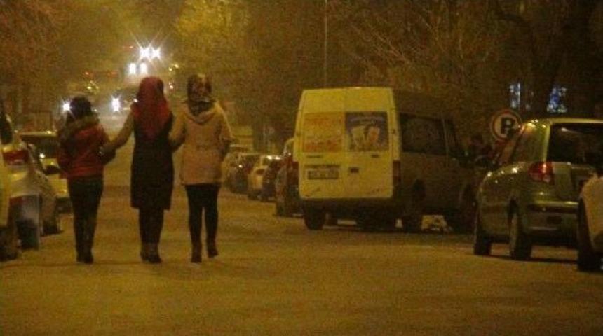 Kars'ta S&uuml;r&uuml;c&uuml;lerin Buzla Sınavı