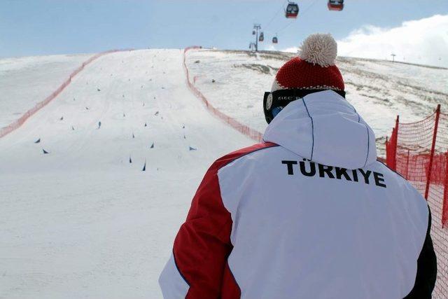 Dünyanın En İyi Snowboardcuları Erciyes’in Pistlerine Çıktı