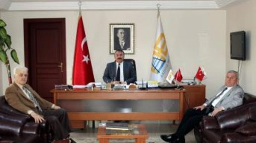 Şair M&uuml;ft&uuml;oğlu&rsquo;ndan Başkan Karakulluk&ccedil;u&rsquo;ya Ziyaret