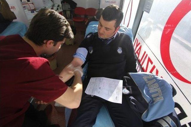 Bayburt Zabıta Teşkilatından Kan Bağışı Kampanyasına Destek