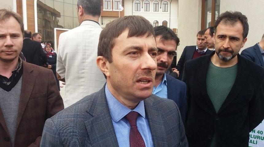 Sakarya&rsquo;da Okul M&uuml;d&uuml;r&uuml; &Ouml;ğrenci Velisi Tarafından Darp Edildi