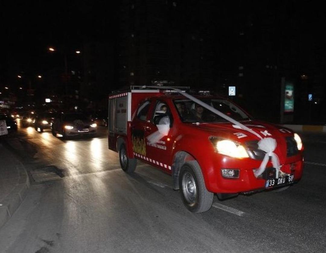 İtfaiye Aracını Gelin Arabasına &Ccedil;evirdiler