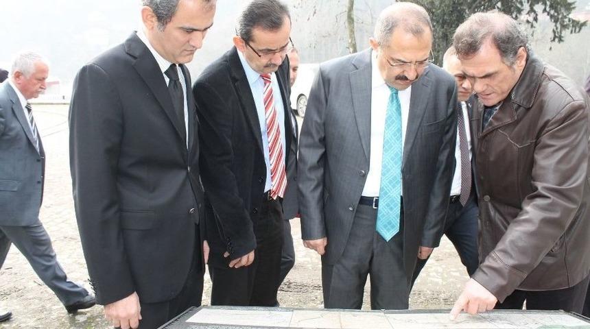 Vali Kaban &Uuml;z&uuml;lmez B&ouml;lgesinde İncelemelerde Bulundu