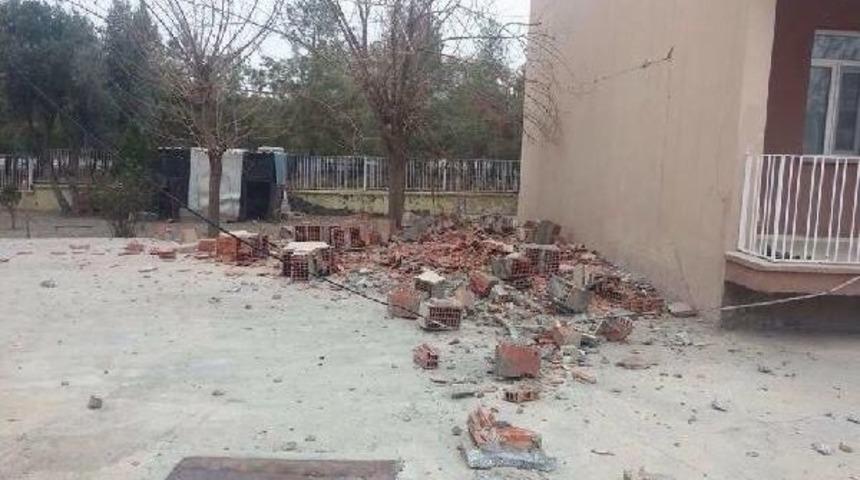 Adıyaman'da 5.5'lik Deprem; Yıkılan Binalar Ve Yaralılar Var (2)- Yeniden