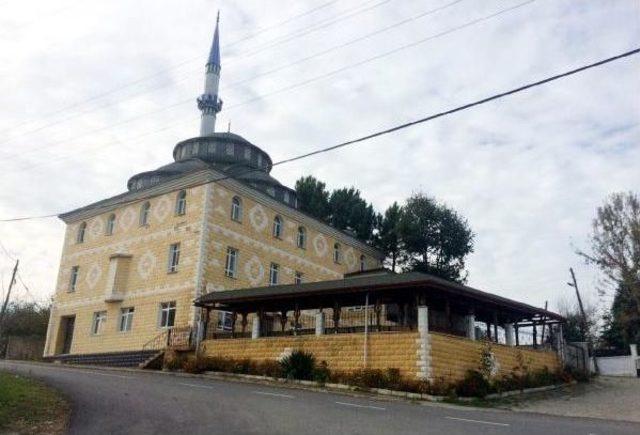 Caminin Altında Kütüphane Kuruldu