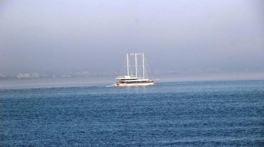 &Ccedil;anakkale Boğazı'nda Gemilere Sis Engeli