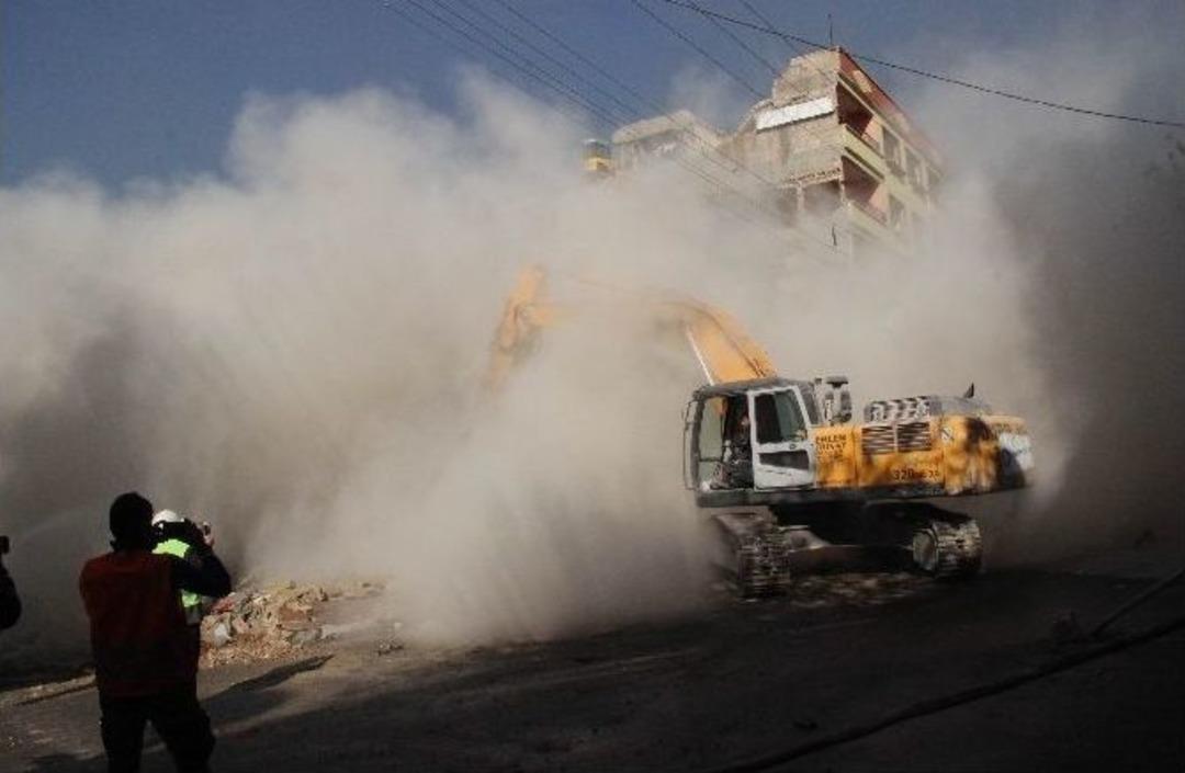 5 Katlı Bina B&ouml;yle Yıkıldı