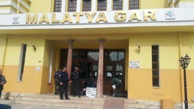 Malatya Garı'nda 2 Bin 400 Paket Kaçak Sigara Ele Geçirildi