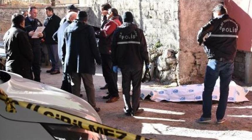 Sivas'ta Sara Hastası &Ouml;l&uuml; Bulundu