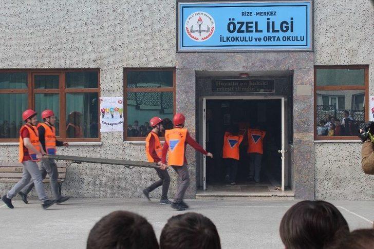 Rize’de İlköğretim Okulunda Yangın Tatbikatı Düzenlendi G1