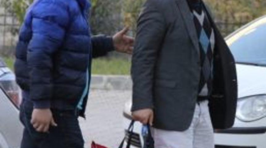 Fet&ouml;&rsquo;den Aranan Do&ccedil;ent G&ouml;zaltına Alındı