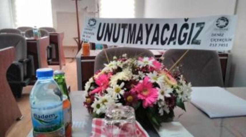 Belediye Meclis Toplantısında Chp&rsquo;li &Uuml;yeye Anma