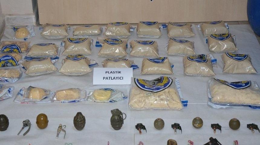 Tarsus&rsquo;ta Toprağa G&ouml;m&uuml;l&uuml; Halde Patlayıcı Ve Silah Ele Ge&ccedil;irildi