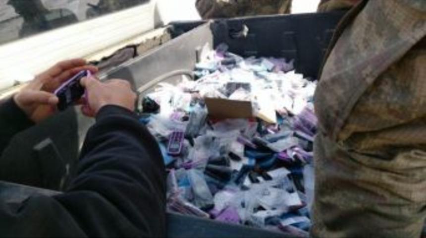 Şemdinli&rsquo;de Bin 986 Adet Cep Telefonu Ele Ge&ccedil;irildi