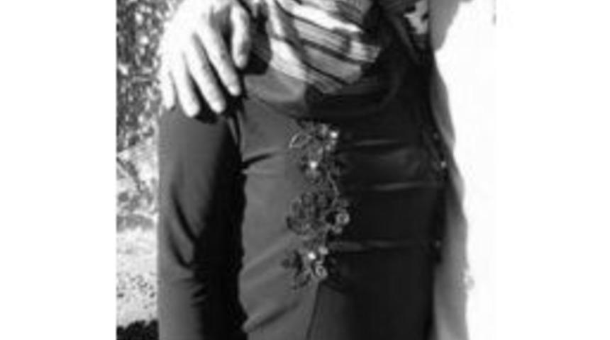 Kimyasal Temizlik &Uuml;r&uuml;n&uuml; I&ccedil;en Kadın &Ouml;ld&uuml;