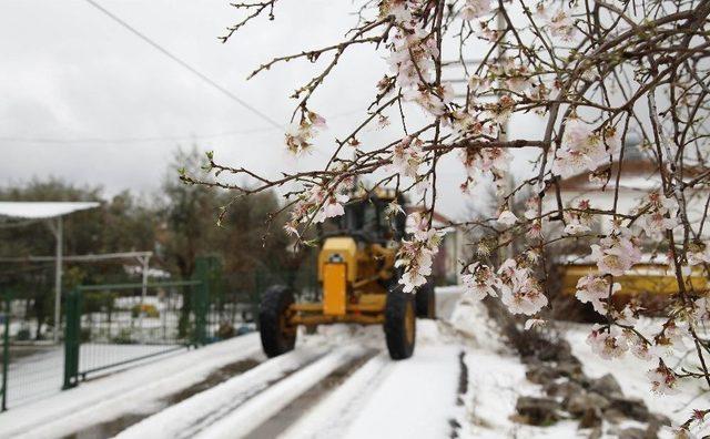 Antalya Döşemealtı Beyaza Büründü