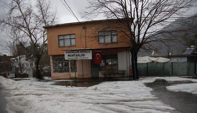 Antalya Döşemealtı Beyaza Büründü