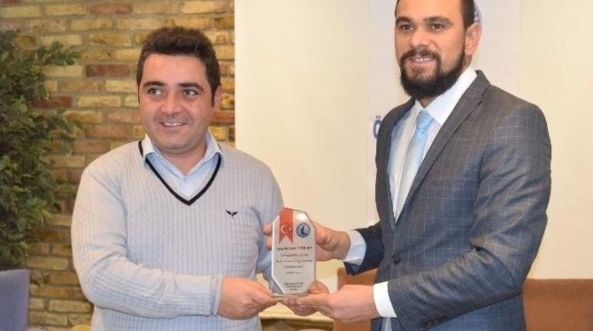 Başkan G&uuml;cek&rsquo;ten İha&rsquo;ya Teşekk&uuml;r Plaketi