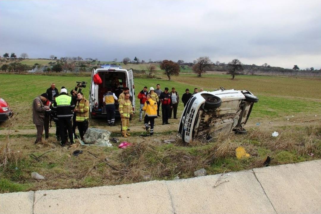 &Ccedil;anakkale&rsquo;de Trafik Kazası: 1 &Ouml;l&uuml;, 1 Yaralı