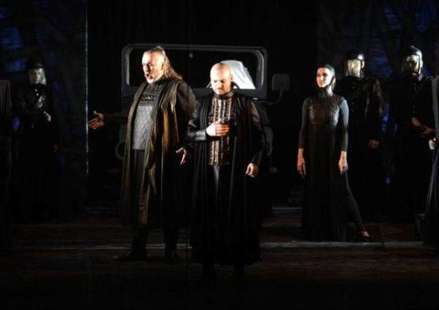 Mersin Opera Ve Balesi, 'macbeth'i Sanatseverlerle Buluşturuyor