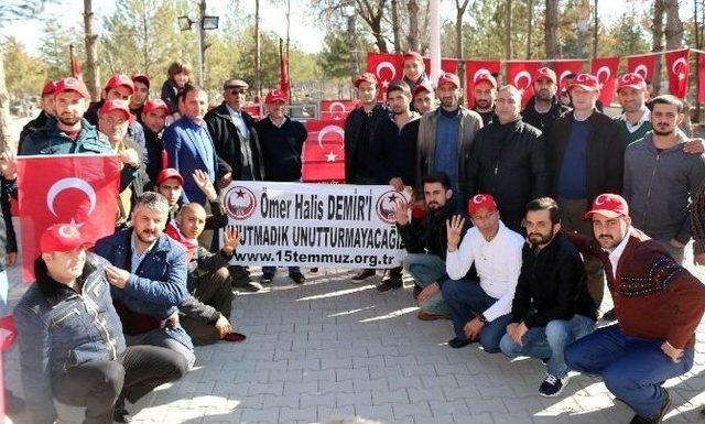 15 Temmuz Gazilerinden Şehit Ömer Halisdemir’in Kabrine Ziyaret