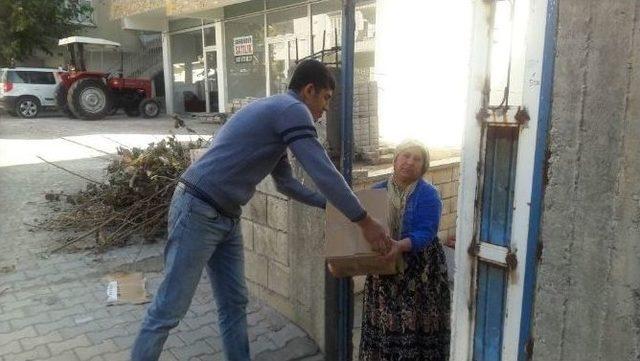 Adıyaman Valiliğinden Irak Ve Suriyelilere Gıda Yardımı 1