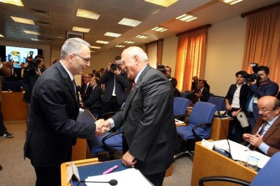 Plan Ve B&uuml;t&ccedil;e Komisyonu Devam Ediyor