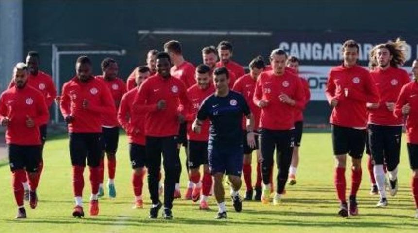 Antalyaspor'da Eto'o Antremana &Ccedil;ıktı