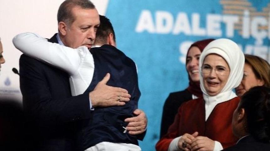 Cumhurbaşkanı Erdoğan&rsquo;a Bir Gen&ccedil;ten Sevgi G&ouml;sterisi