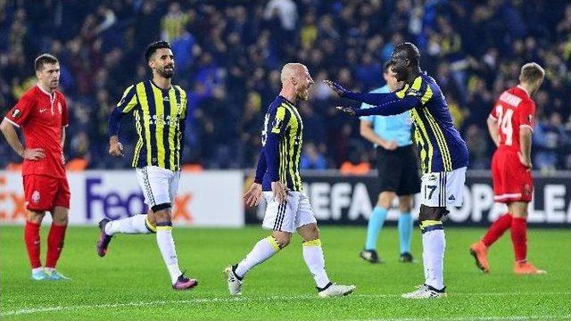 Fenerbahçe’de Yüzler Gülüyor