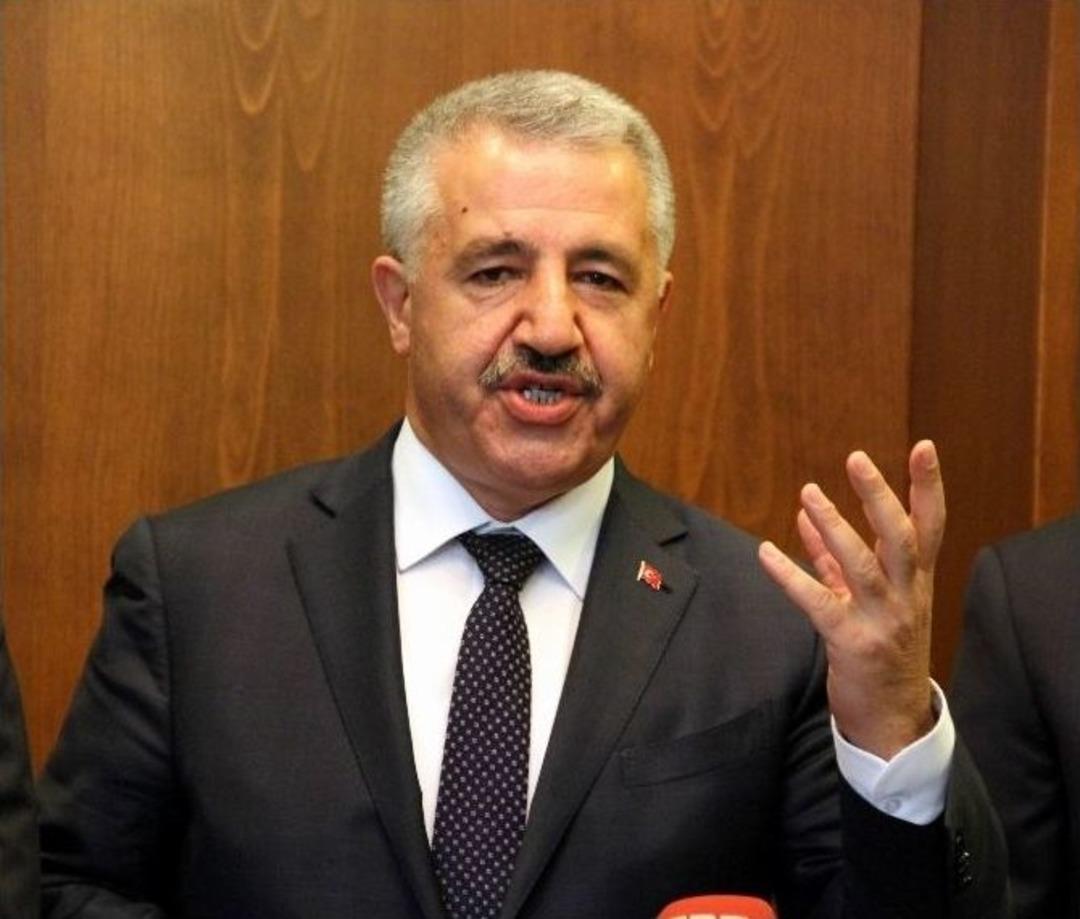 Bakan Arslan, 19 Santim &Ccedil;&ouml;ken Havalimanı Pistini İnceledi