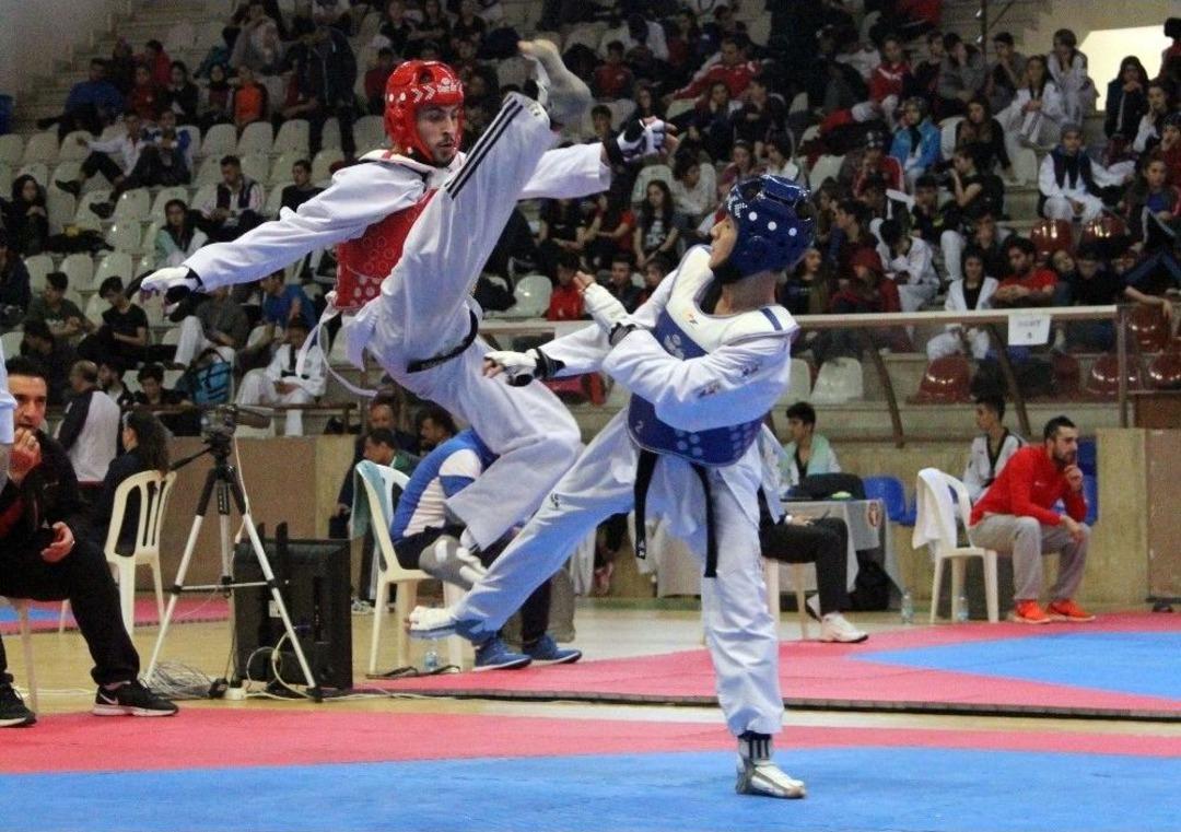 Alanya&rsquo;da &Uuml;mitler T&uuml;rkiye Tekvando Şampiyonası A&ccedil;ılışı Yapıldı