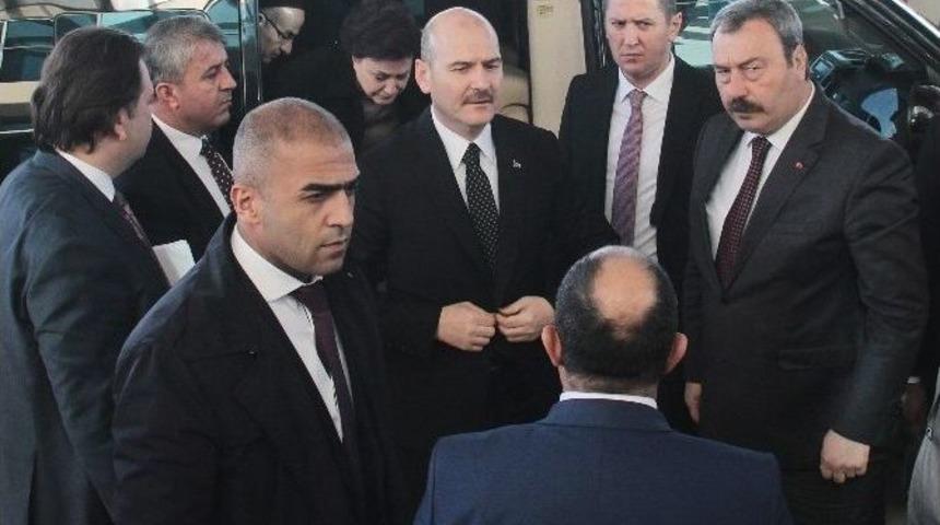 Bakan Soylu, Saldırıda Yaralananları Ziyaret Etti