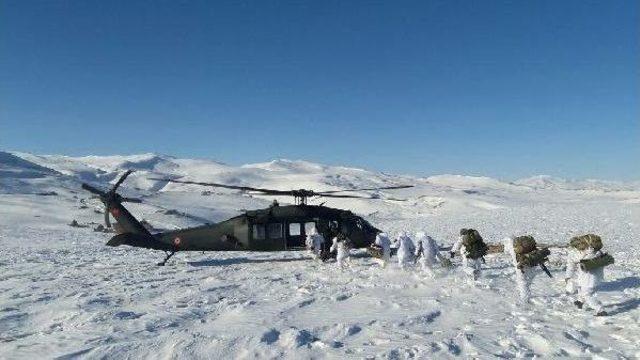 Pkk’Nın Yuvalandığı Tendürek’E Mehmetçik Havadan Indi