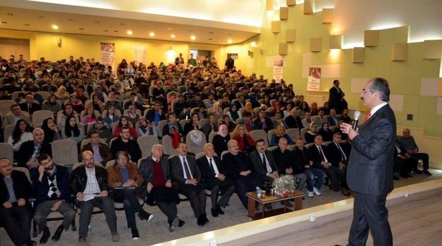 Etkili İletişim Ve Beden Dili Konferansı D&uuml;zenlendi