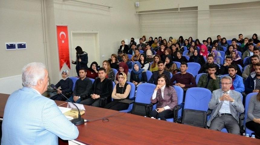 &ldquo;mehmet Akif Ersoy&rsquo;u Anlamak&rdquo; Konferansı D&uuml;zenlendi