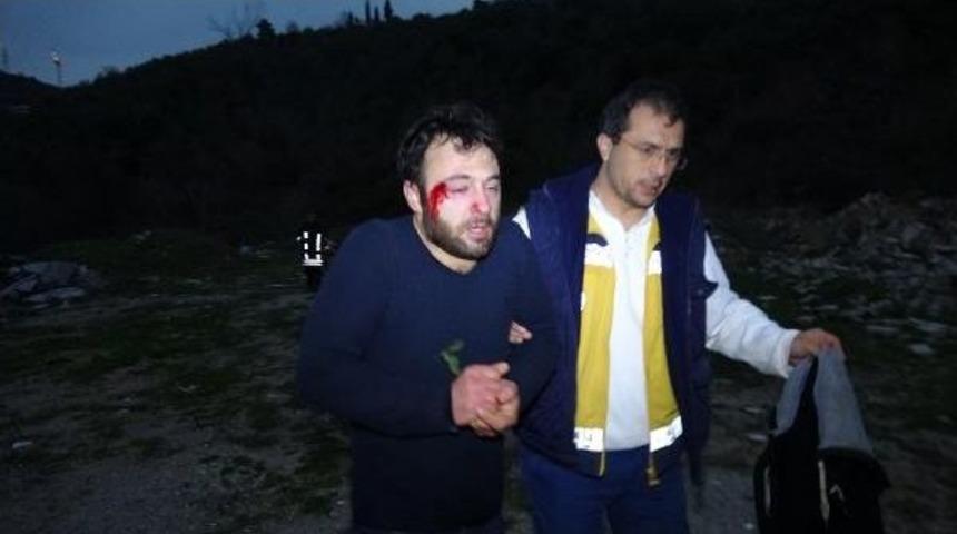 Kuyuya D&uuml;şen Genci, Gezintiye &Ccedil;ıkan Iki Arkadaş Kurtardı