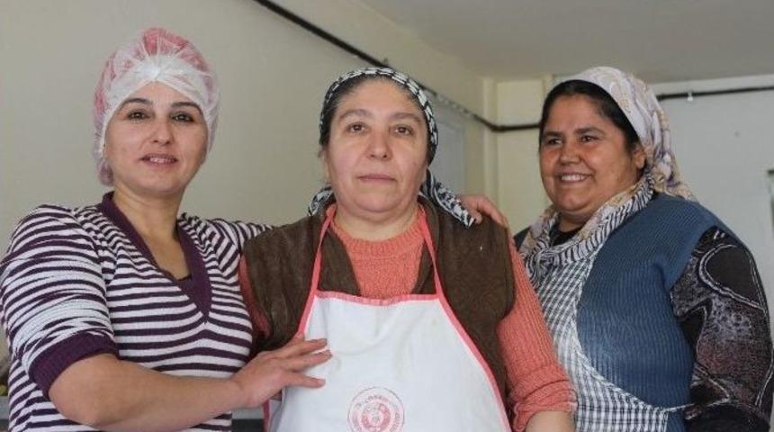 (&ouml;zel Haber) Kadınlar Yaptıkları G&uuml;nlerde Topladıkları Paralarla İş Yeri A&ccedil;tı