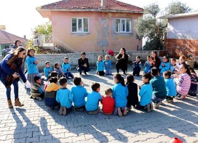 Geleceğin Öğretmenleri ‘gönül’lere Dokundu