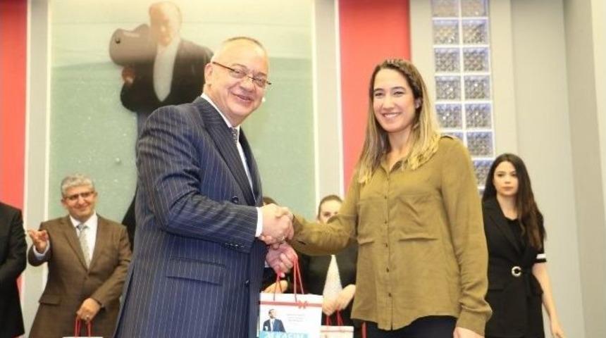 B&uuml;y&uuml;kşehir &Ouml;ğretmenlerini Unutmadı