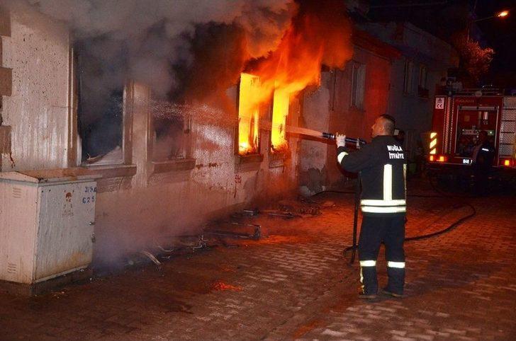 Boş Ev Alev Alev Yandı G3