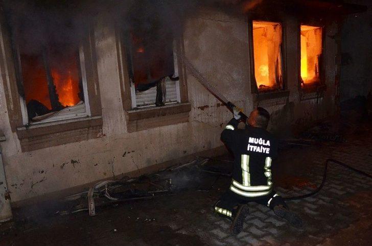 Boş Ev Alev Alev Yandı G5